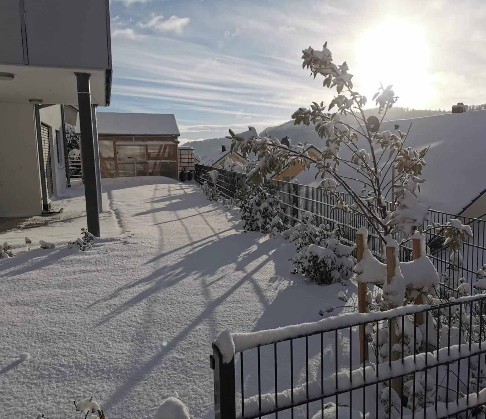 Appartamento Atemberaubender Ausblick Mit Premium-Wanderwegen Vor Der Haustuer Albstadt Esterno foto