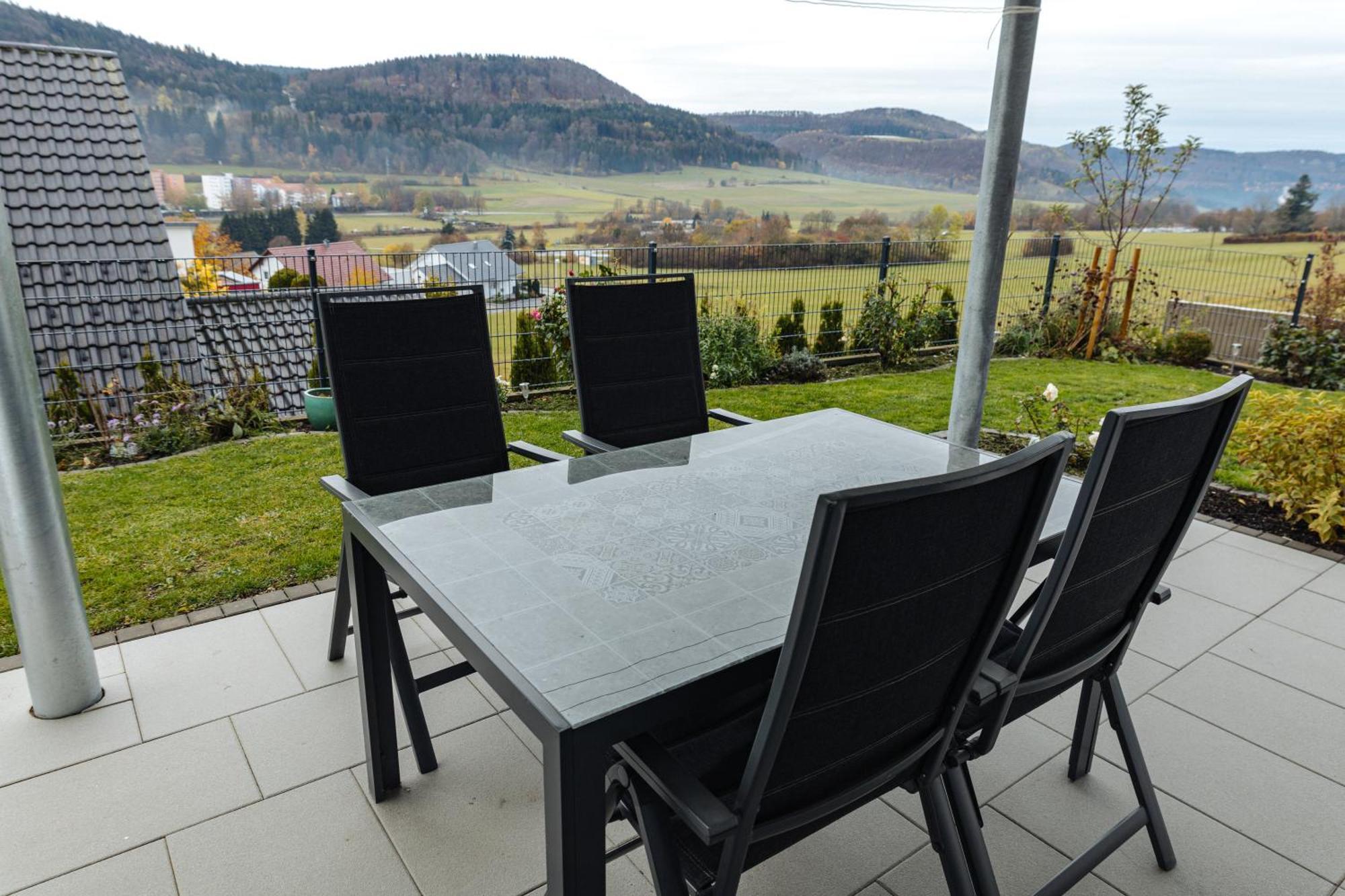 Appartamento Atemberaubender Ausblick Mit Premium-Wanderwegen Vor Der Haustuer Albstadt Esterno foto